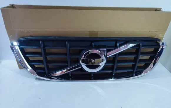 Volvo XC60 Front bumper upper radiator grill 31290999