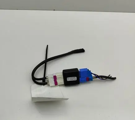 Mercedes-Benz SLC R172 Aerial antenna amplifier A2128204585