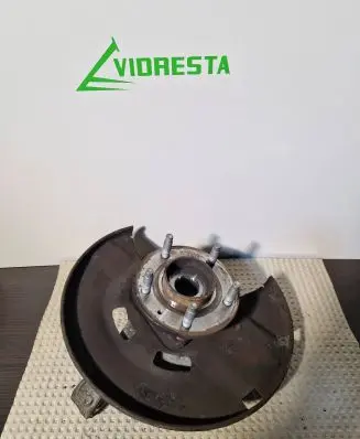 Opel Astra J Front wheel hub 13583479