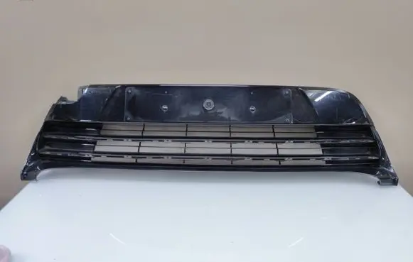 Toyota Verso Front bumper lower grill 531120F070