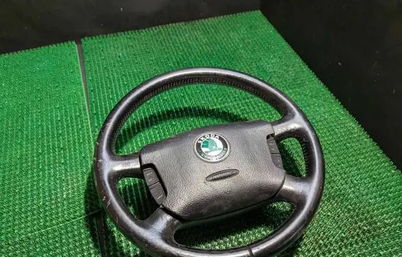 Skoda Superb B5 (3U) Steering wheel 3U0419091G 1U0880201D