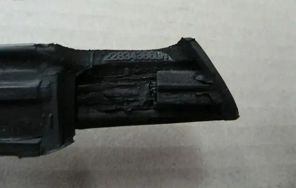 Opel Zafira C Rubber seal front coupe door window 22834386