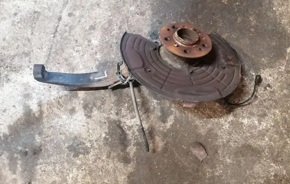 Mercedes-Benz ML W164 Front wheel hub