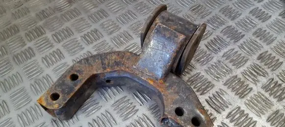 Hyundai Pony Engine mount bracket 2181824000 21818-24000