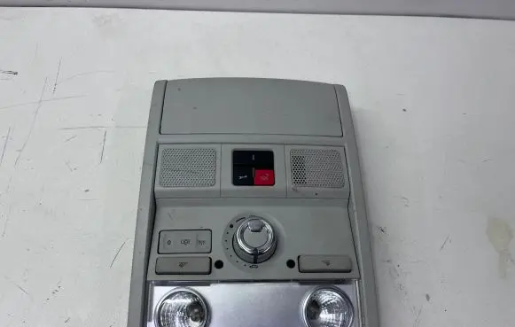 Volkswagen PASSAT B8 USA Front seat light 561868837A