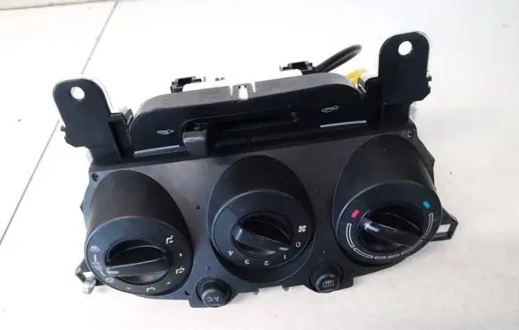 Mazda 2 Climate control unit nd651
