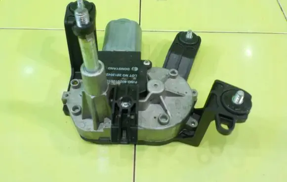 Chevrolet Cruze Rear window wiper motor 95483121