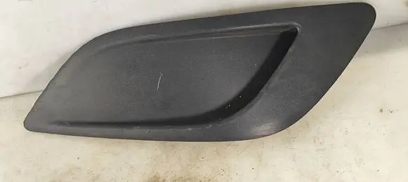 Ford Focus Front bumper lower grill 8M5119952BE