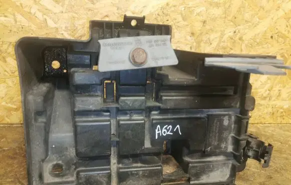 Opel Meriva A Battery tray 09115187 13167333