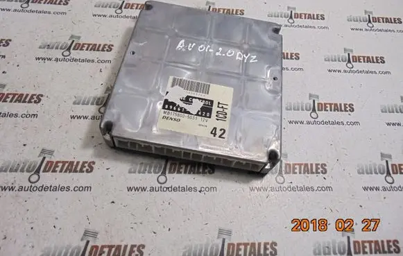 Toyota Avensis T220 Engine control unit/module 8966105420