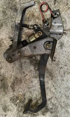Toyota Avensis Verso Clutch pedal 