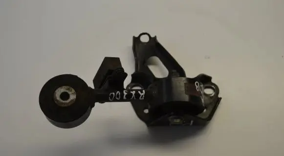 Lexus RX 450H Engine mount bracket