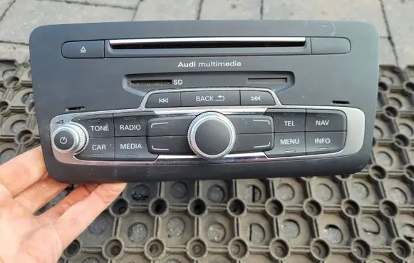 Audi A1 Radio/CD/DVD/GPS head unit 8XA035183F 8XA035183A