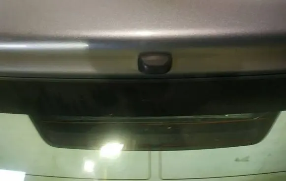 Toyota Yaris Third/center stoplight