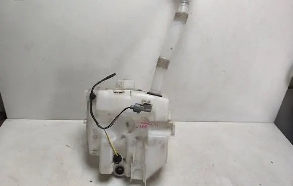 Mitsubishi Outlander Windshield washer fluid reservoir/tank 