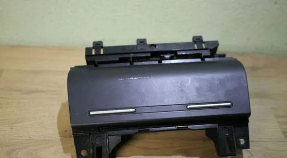 Audi A4 S4 B7 8E 8H Ashtray (front) 8E0857951H