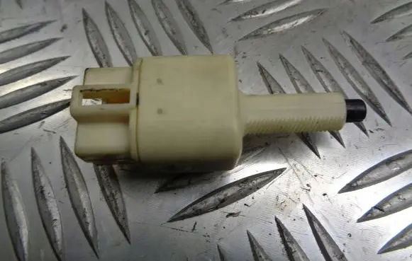 Toyota Avensis T250 Brake pedal sensor switch