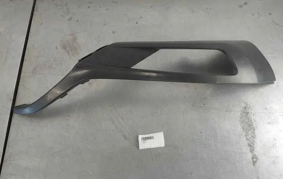 Volvo XC90 Front bumper splitter molding 31383801
