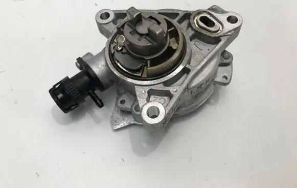 Volvo XC40 Vacuum pump 32257020
