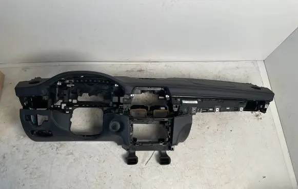 Mercedes-Benz CLS C218 X218 Dashboard