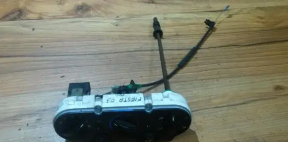 Ford Fiesta Climate control unit vp2s6h18k391cf Nenustatyta