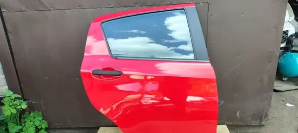 Toyota Yaris Rear door 