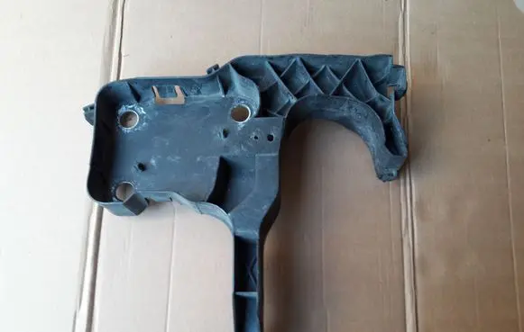 Renault Scenic II - Grand scenic II Front bumper mounting bracket 8200137495