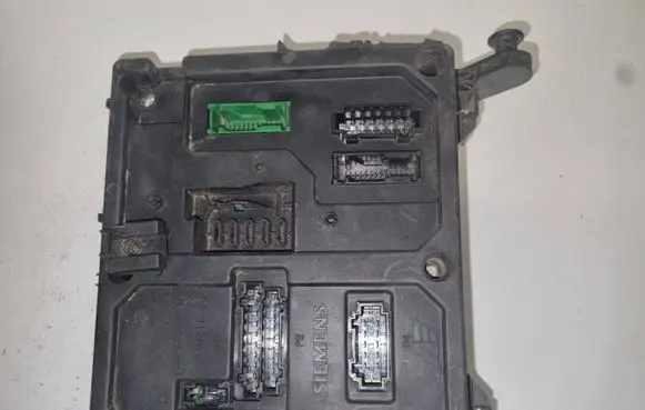 Volkswagen Sharan Fuse module S110145100E 7M3962258D 4807A6301