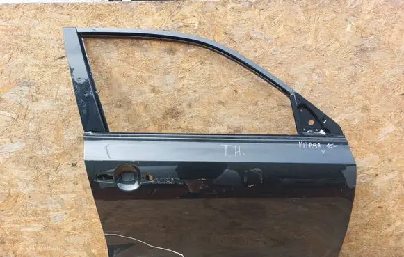 Suzuki Vitara (LY) Front door