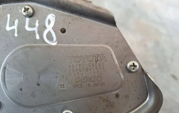 Toyota Avensis T270 Rear window wiper mechanism 8513005060