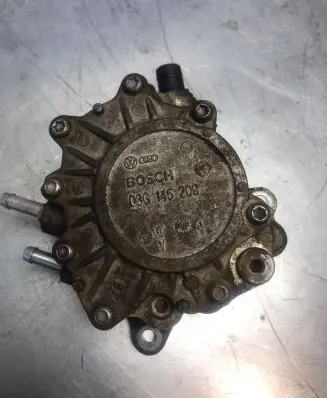Volkswagen PASSAT B6 Vacuum pump 03G145209