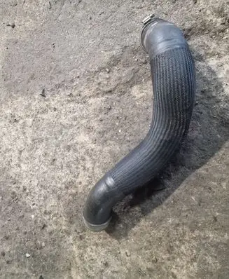 Chrysler 300 - 300C Intercooler hose/pipe 04861690AC