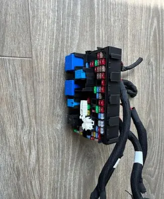 Renault Symbioz Fuse module 243225497R