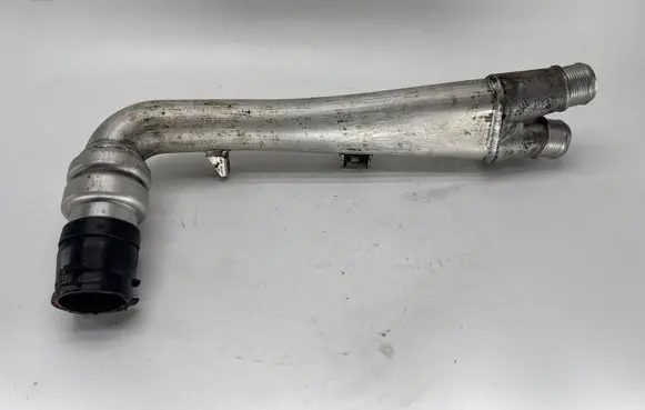 Audi Q7 4L Intercooler hose/pipe 7L6145945F