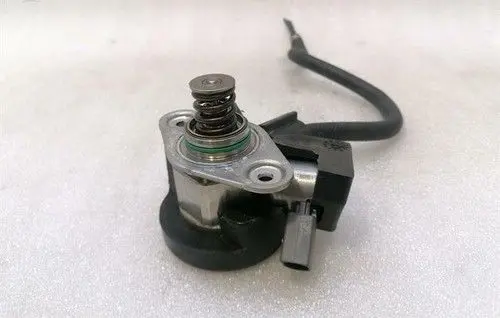 Mercedes-Benz CLA C117 X117 W117 Mechanical fuel pump A2702260485