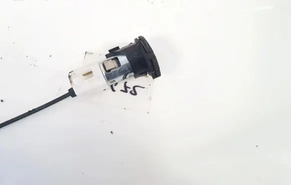Volkswagen Golf V Cigarette lighter 