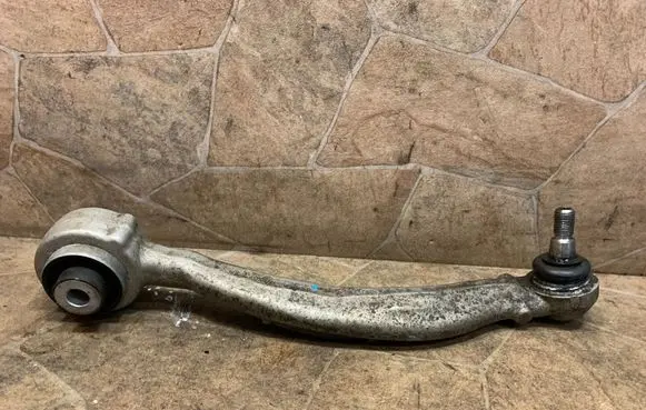 Mercedes-Benz C W204 Front lower control arm/wishbone 