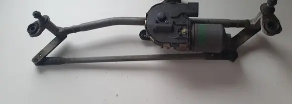 Volkswagen PASSAT B7 Wiper motor