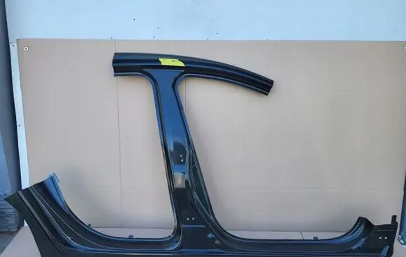 Mazda 3 Pillar (middle) 