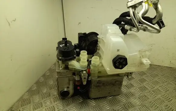 Tesla Model 3 Coolant expansion tank/reservoir 150685900E