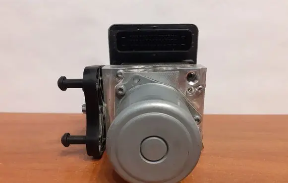 Mercedes-Benz C W205 ABS Pump 11129 A2059007445