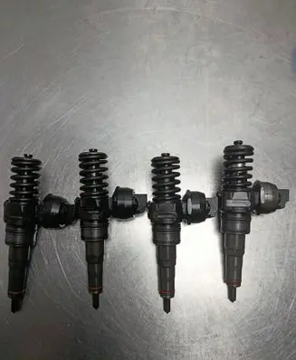 Volkswagen Eos Fuel injectors set 038130073BQ