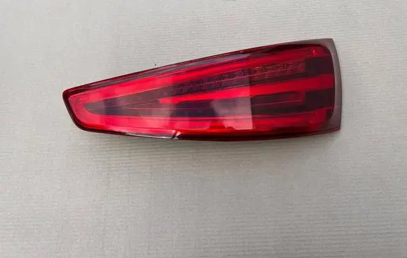 Audi Q3 8U Tailgate rear/tail lights 8U0945094A AU316T2R 21290201