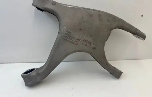 Porsche Macan (95B) Rear upper control arm/wishbone 8R0505312F