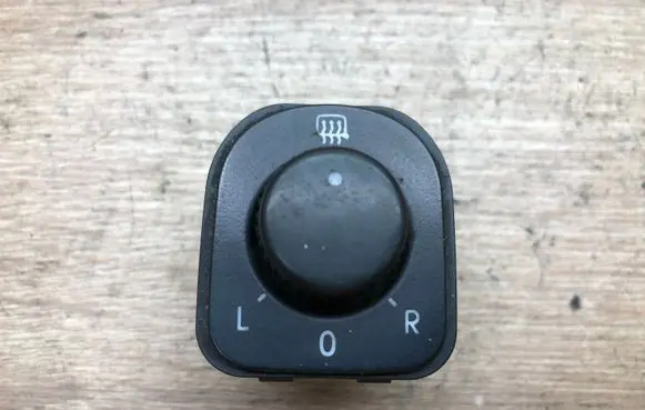 Volkswagen Jetta V Wing mirror switch 1K0959565H