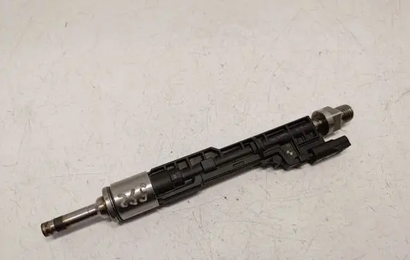 BMW 3 F30 F35 F31 Fuel injector 13647639994