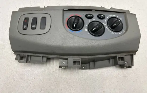 Opel Vivaro Climate control unit 8200004603 31165788 R6136S440
