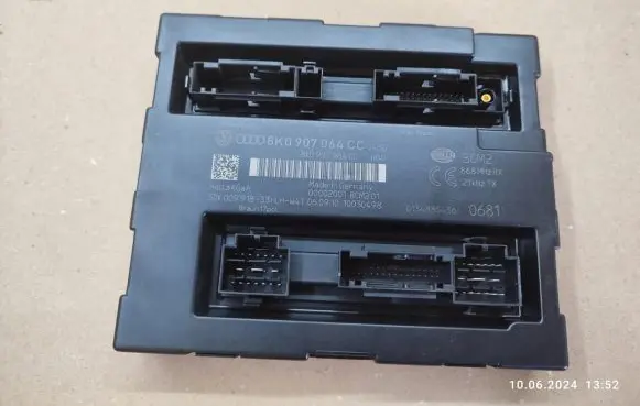 Audi A4 S4 B8 8K Comfort/convenience module 8K0907064