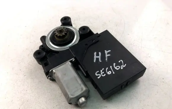 Volvo S40 Front door window regulator motor 979038100