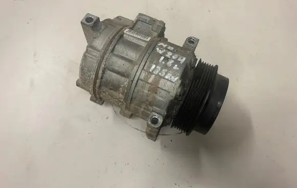 Mercedes-Benz C W204 Air conditioning (A/C) compressor (pump) A0022304511 0050350766 Z0006615D
